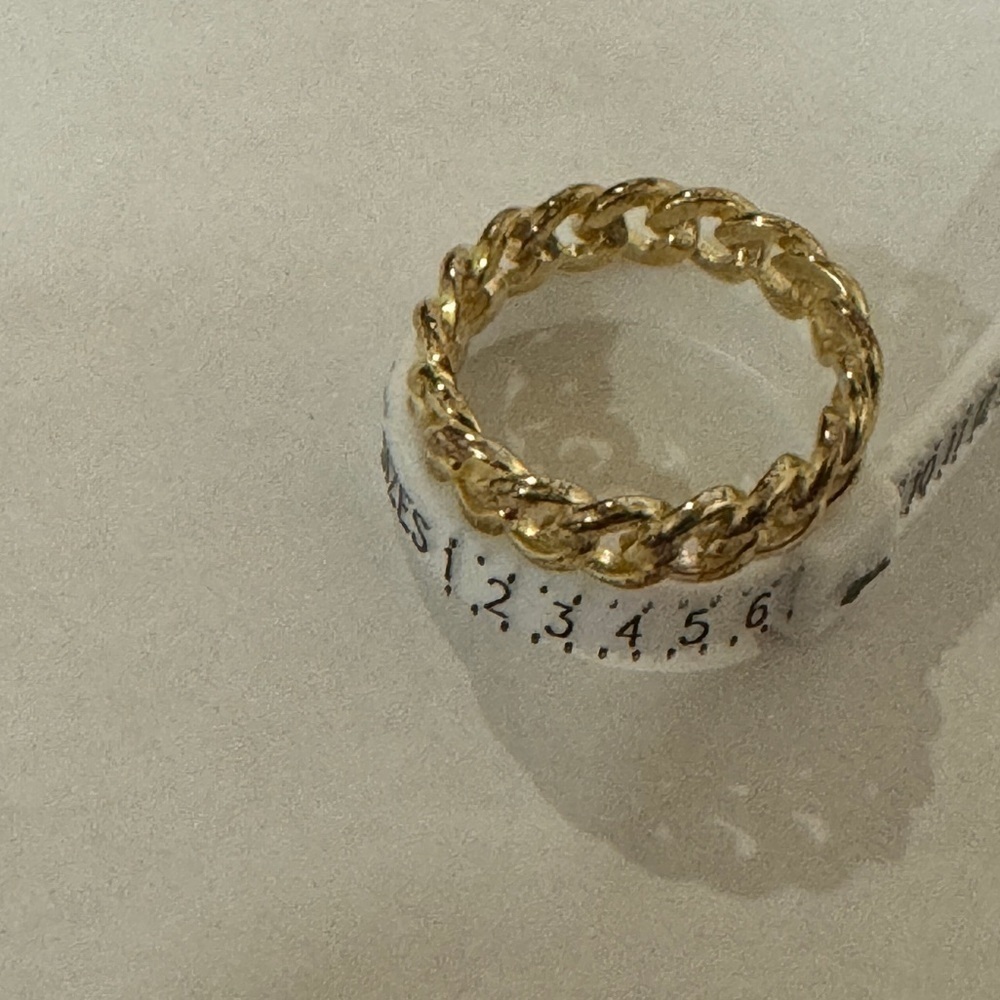 Gold toned chain ring